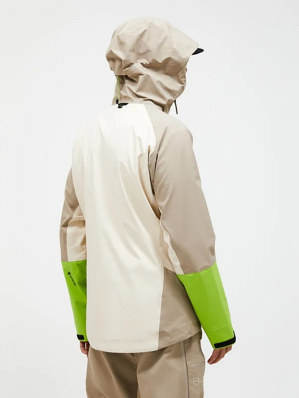 M Vislight Gore-Tex C-Knit Jacket (FW24) - Peak Performance